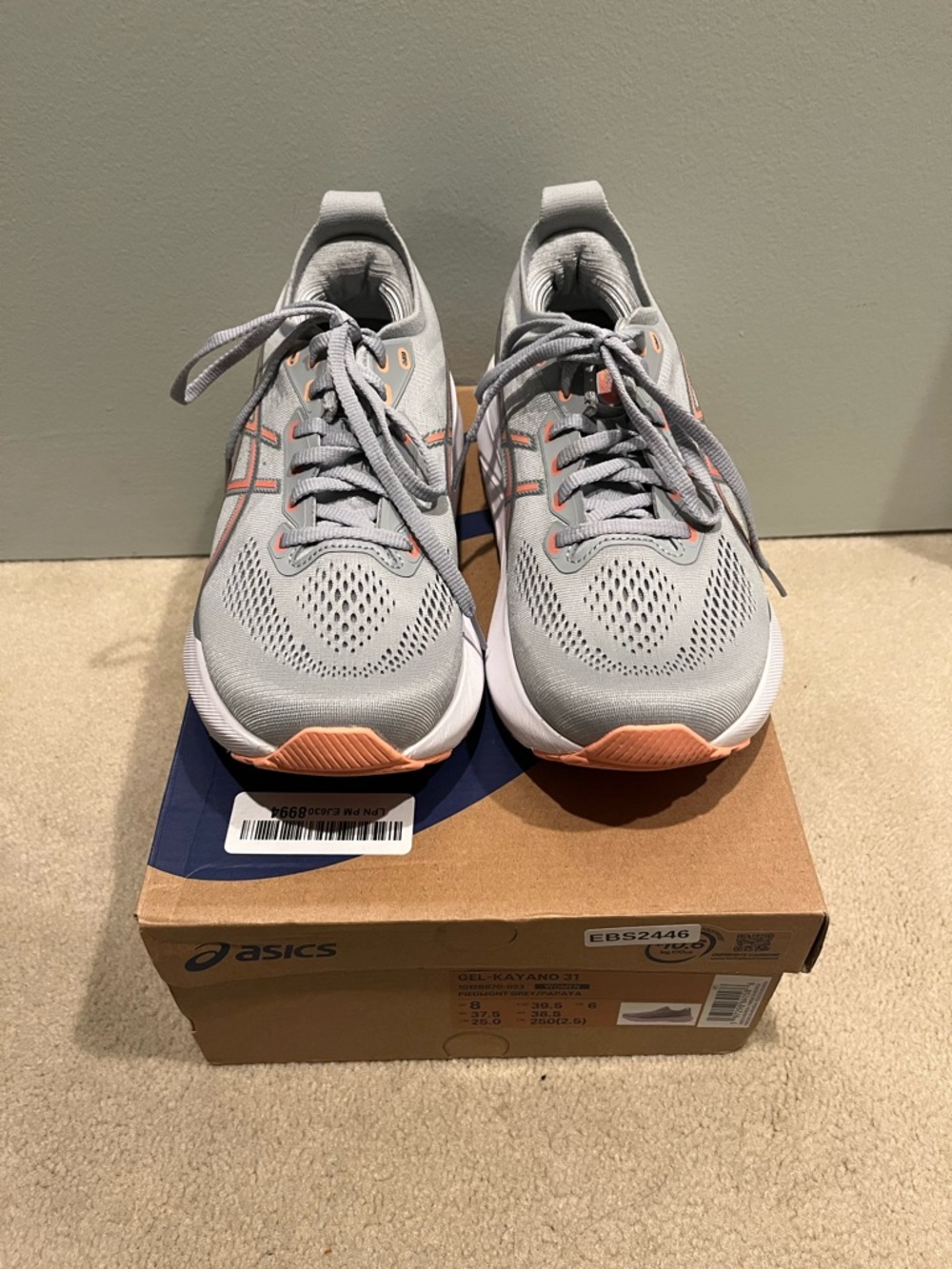 Like New with box ASICS Gel Kayano 32 Women’s Size 8 Athletic Running Shoes